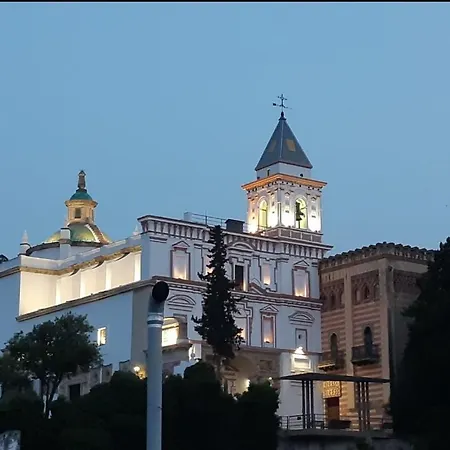 Casa Blanca-parking Gratis